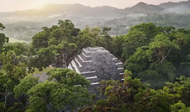 Ruines de Copán – Communauté Chortis Ruines de Copán et communauté Chortis – circuit Les 4 Mondes